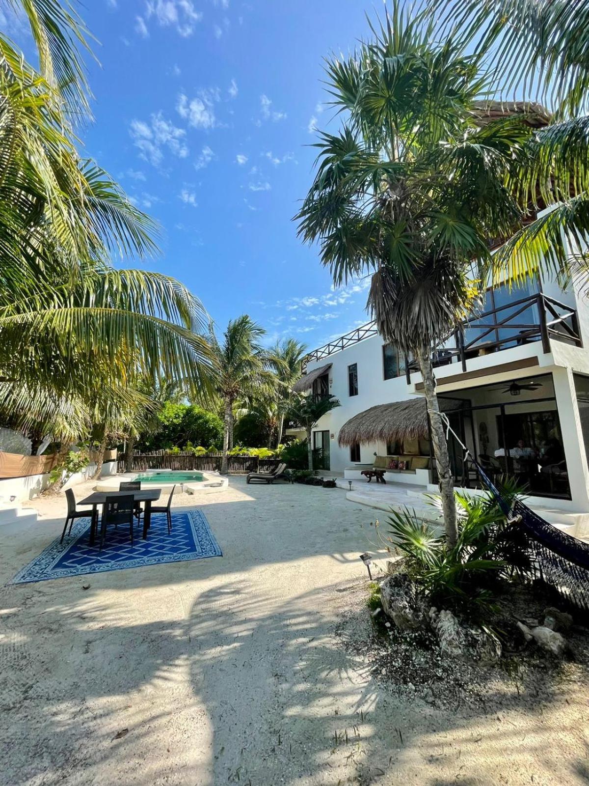 La Puerta Azul Beachfront - Adults Only Isla Holbox Exterior photo