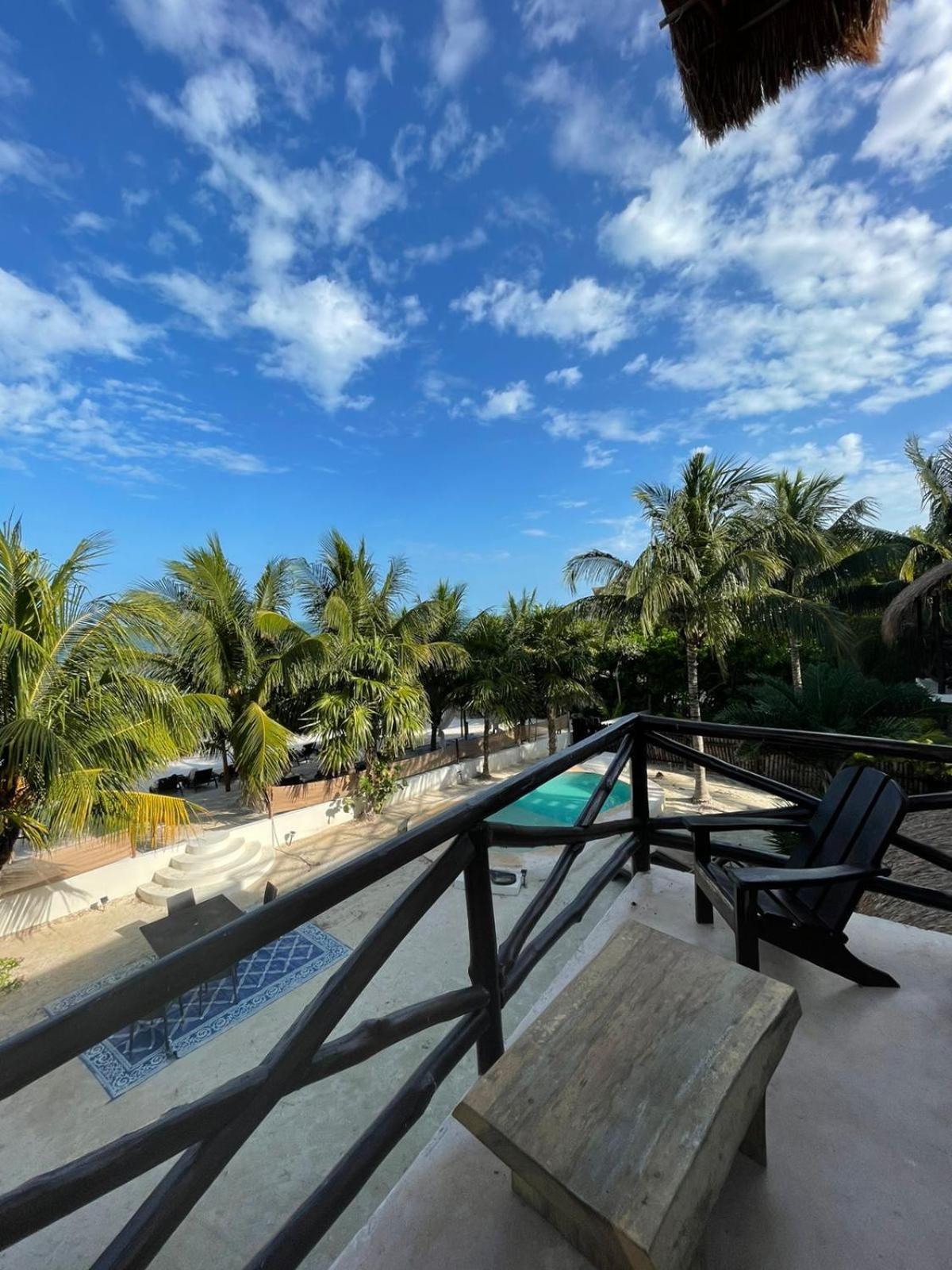 La Puerta Azul Beachfront - Adults Only Isla Holbox Exterior photo