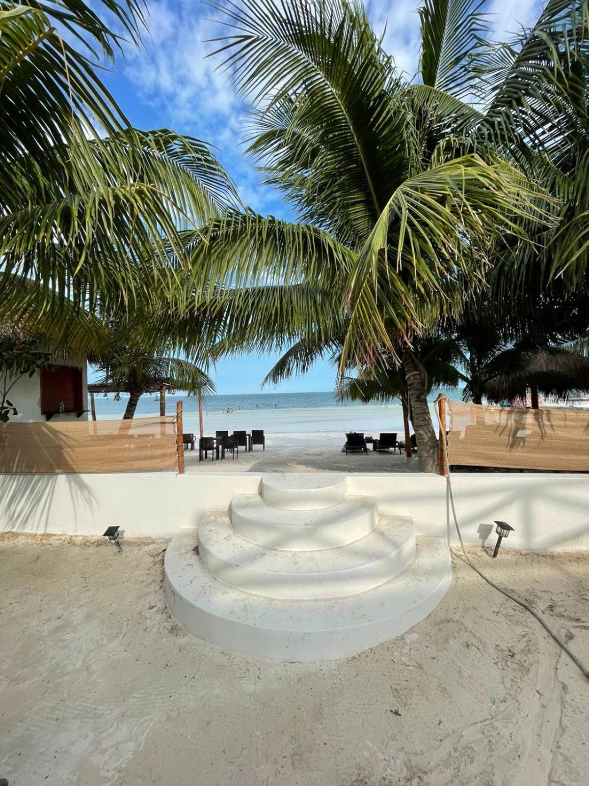 La Puerta Azul Beachfront - Adults Only Isla Holbox Exterior photo