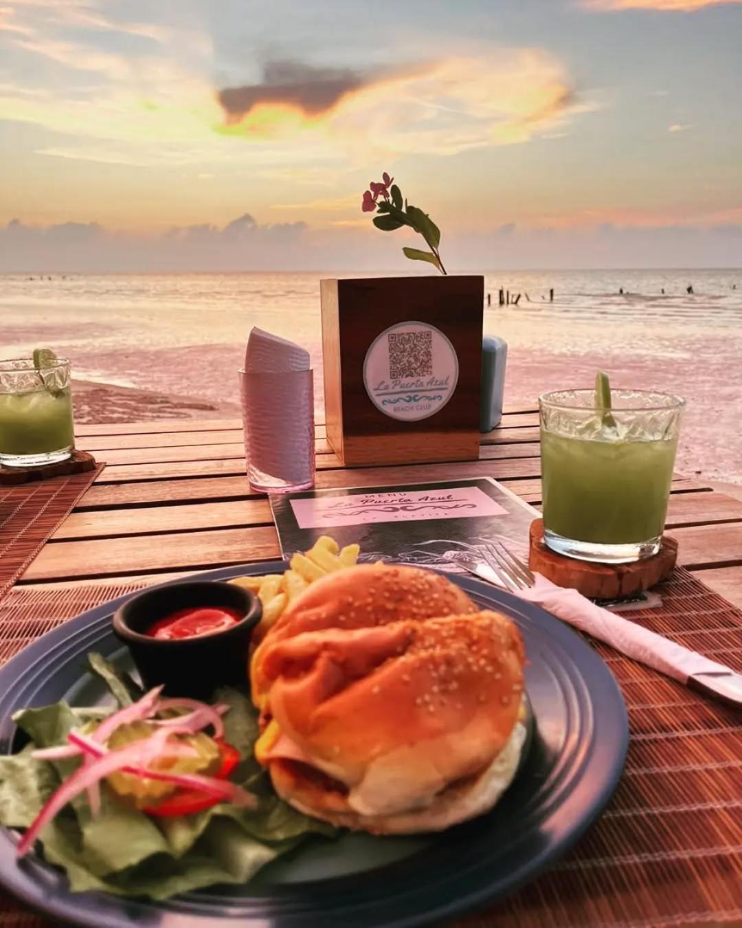 La Puerta Azul Beachfront - Adults Only Isla Holbox Exterior photo