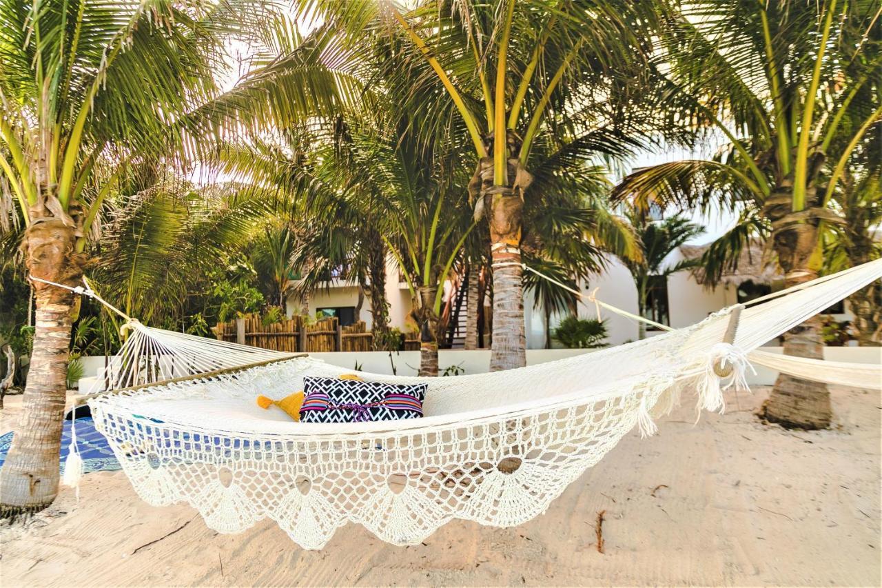 La Puerta Azul Beachfront - Adults Only Isla Holbox Exterior photo